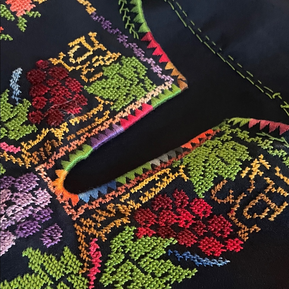 Hand stitched garden Thoub Multicolor - Picture 6 of 10